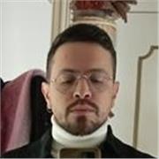 Laureato all'Accademia di Belle Arti di Napoli